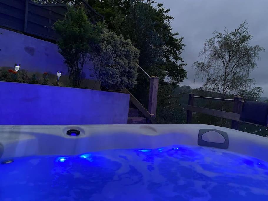 Вілла The Crest Hillside Retreat With Hot Tub Abertillery Екстер'єр фото